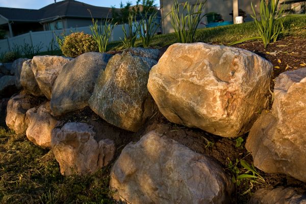 Boulder Wall Landscaping